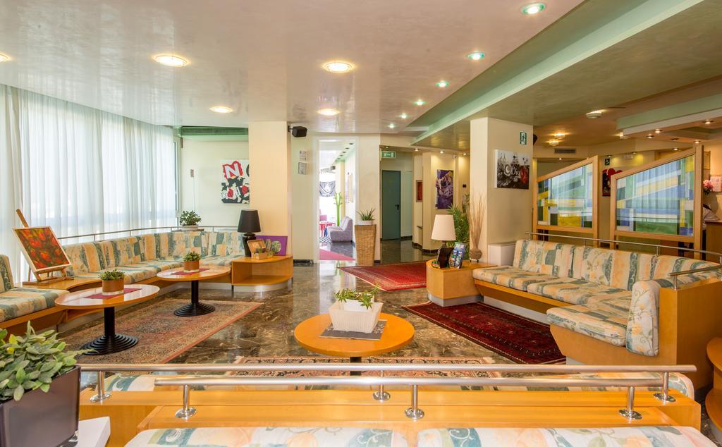 Hotel Nember Lido di Jesolo Zewnętrze zdjęcie